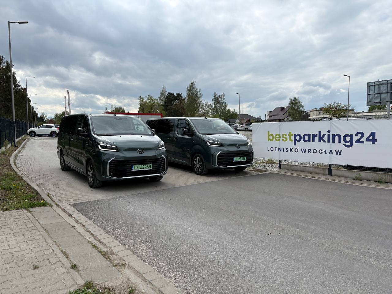 parkingi-przy-lotnisku-wroclaw