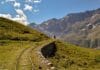 Kolejka zębata Gelmerbahn – jak zarezerwować wjazd najbardziej stromą kolejką w Europie Alpejski krajobraz Valtour